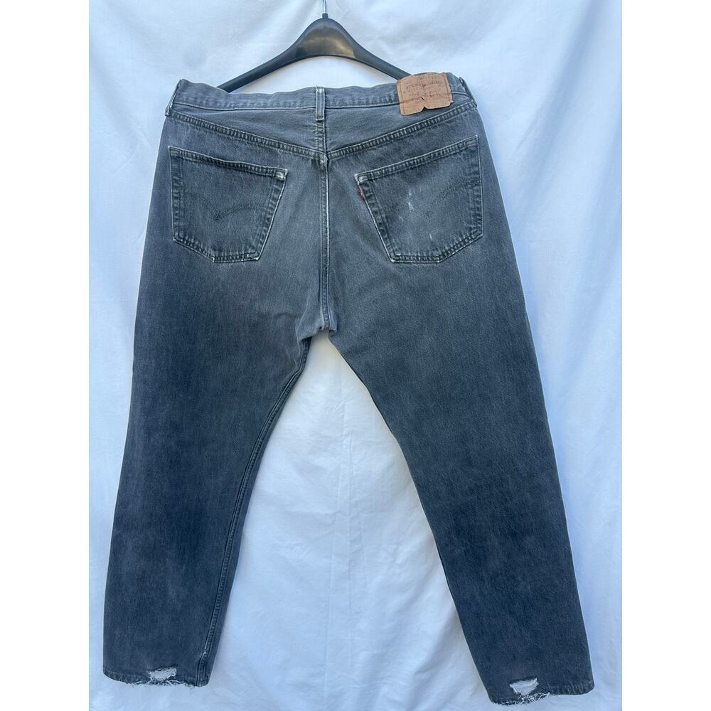 Original Vintage 1997 Made in the USA Men’s Levi’s 38 X 32 Gray 6 Fly Buttons